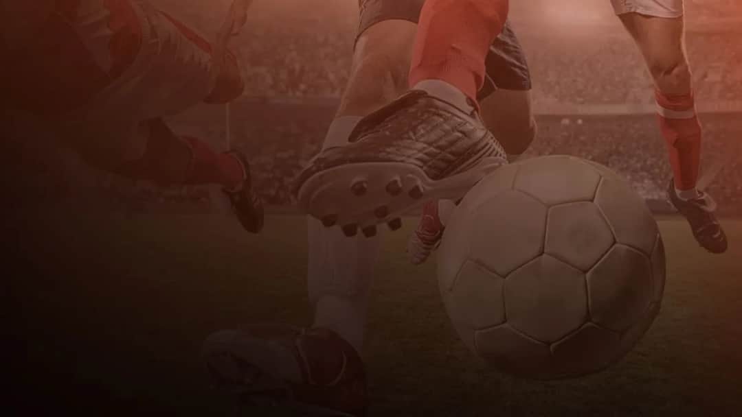 Kto dziś gra w piłkę nożną? Sprawdź mecze i transmisje na dziś